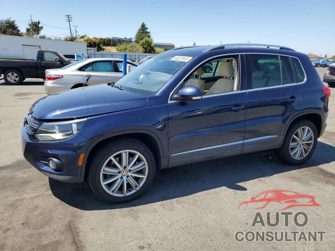 VOLKSWAGEN TIGUAN 2013 - WVGBV7AX8DW537972