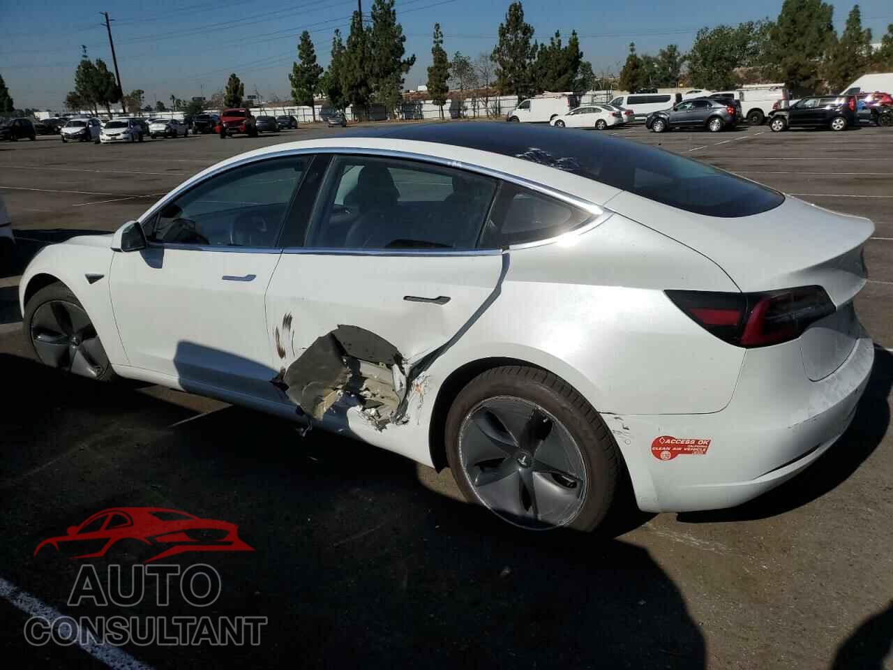 TESLA MODEL 3 2018 - 5YJ3E1EB0JF110323