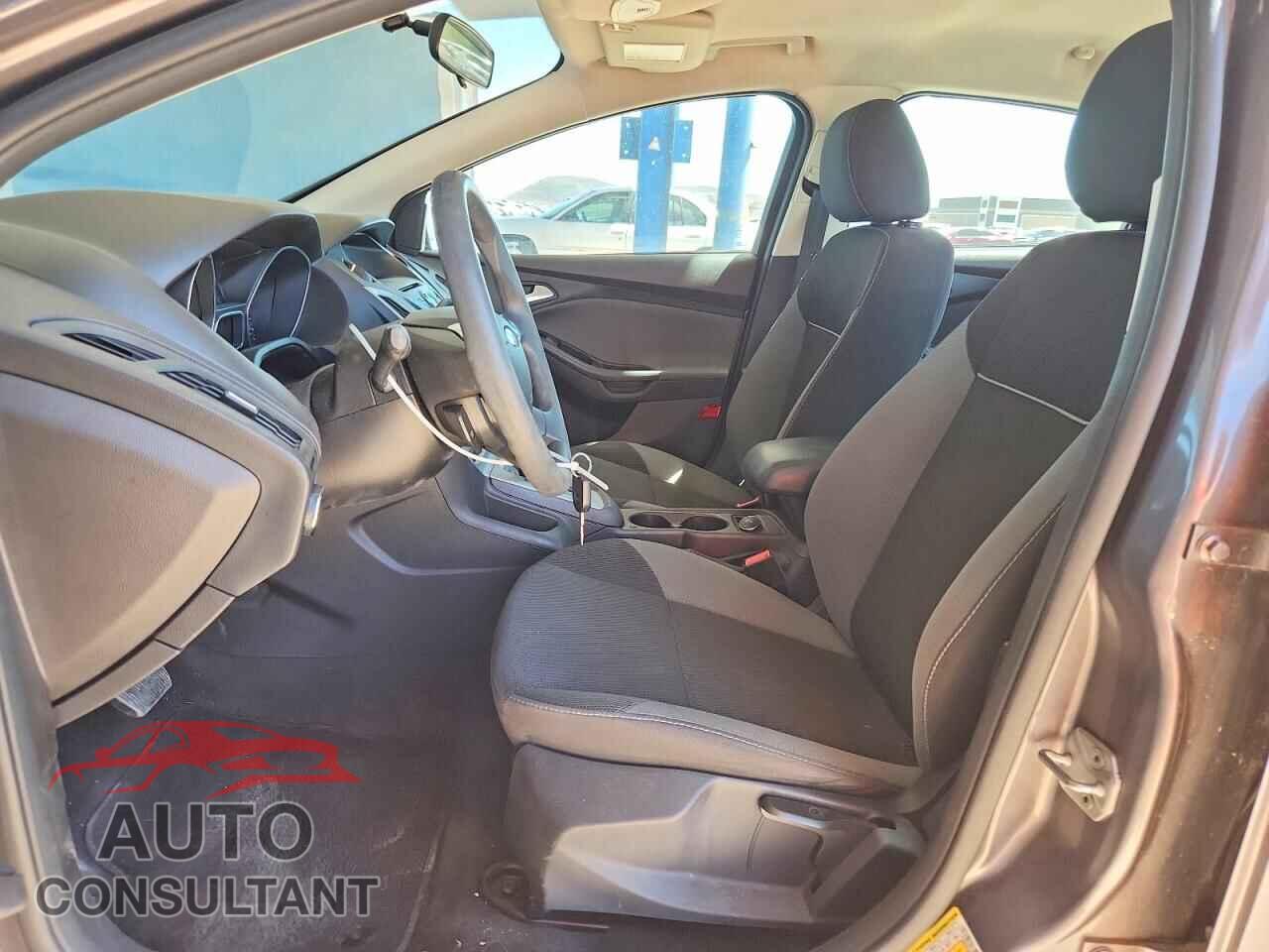 FORD FOCUS 2014 - 1FADP3F2XEL129592