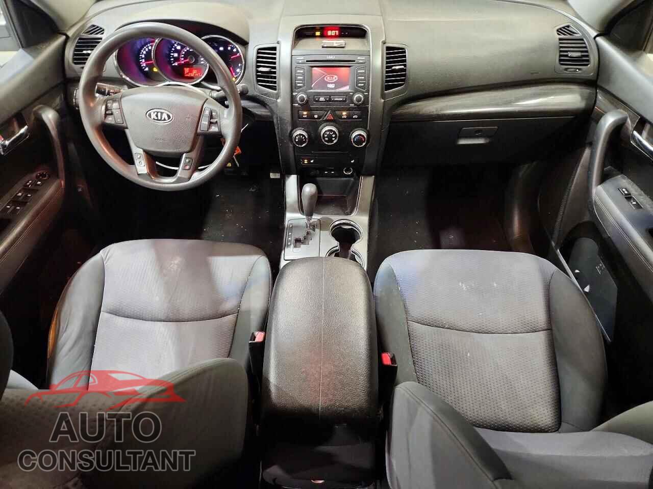 KIA SORENTO 2013 - 5XYKTDA22DG325594