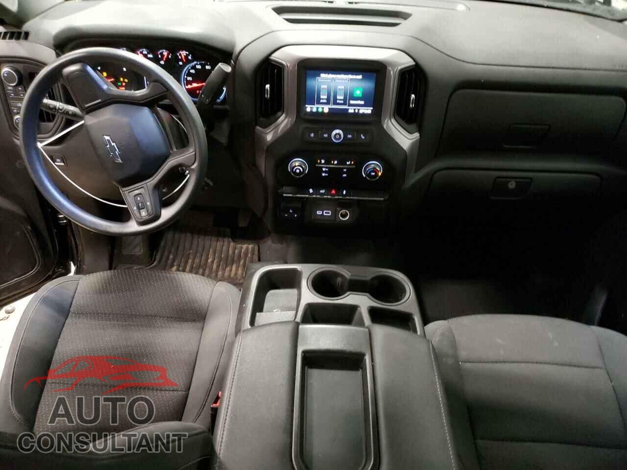 CHEVROLET SILVERADO 2021 - 1GCPYCEF1MZ239130