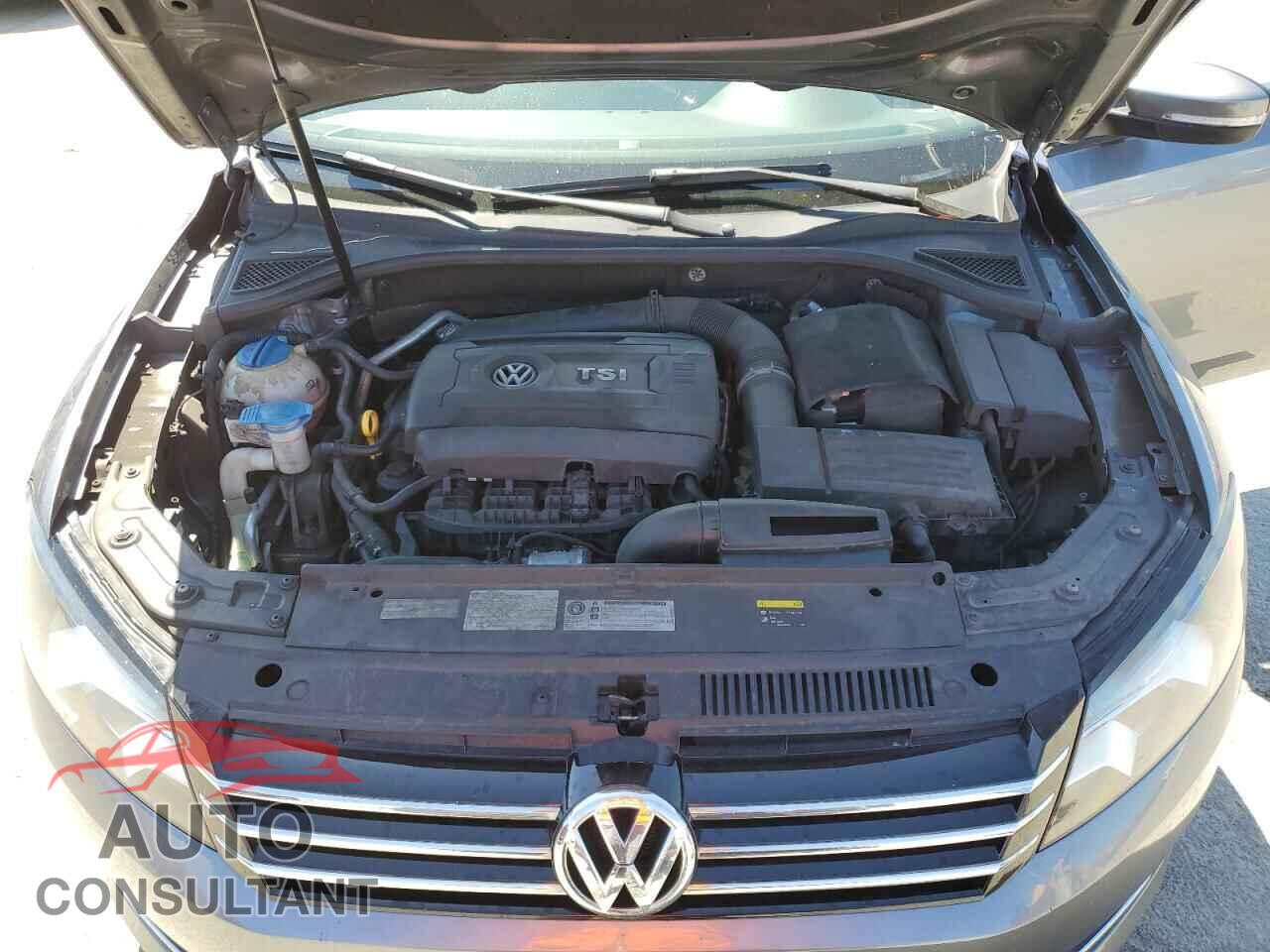 VOLKSWAGEN PASSAT 2015 - 1VWAT7A30FC058790