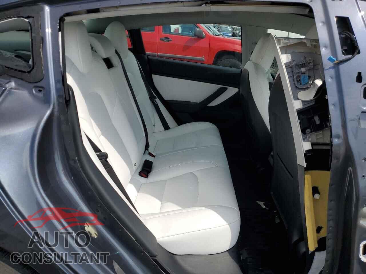 TESLA MODEL 3 2018 - 5YJ3E1EB0JF170196