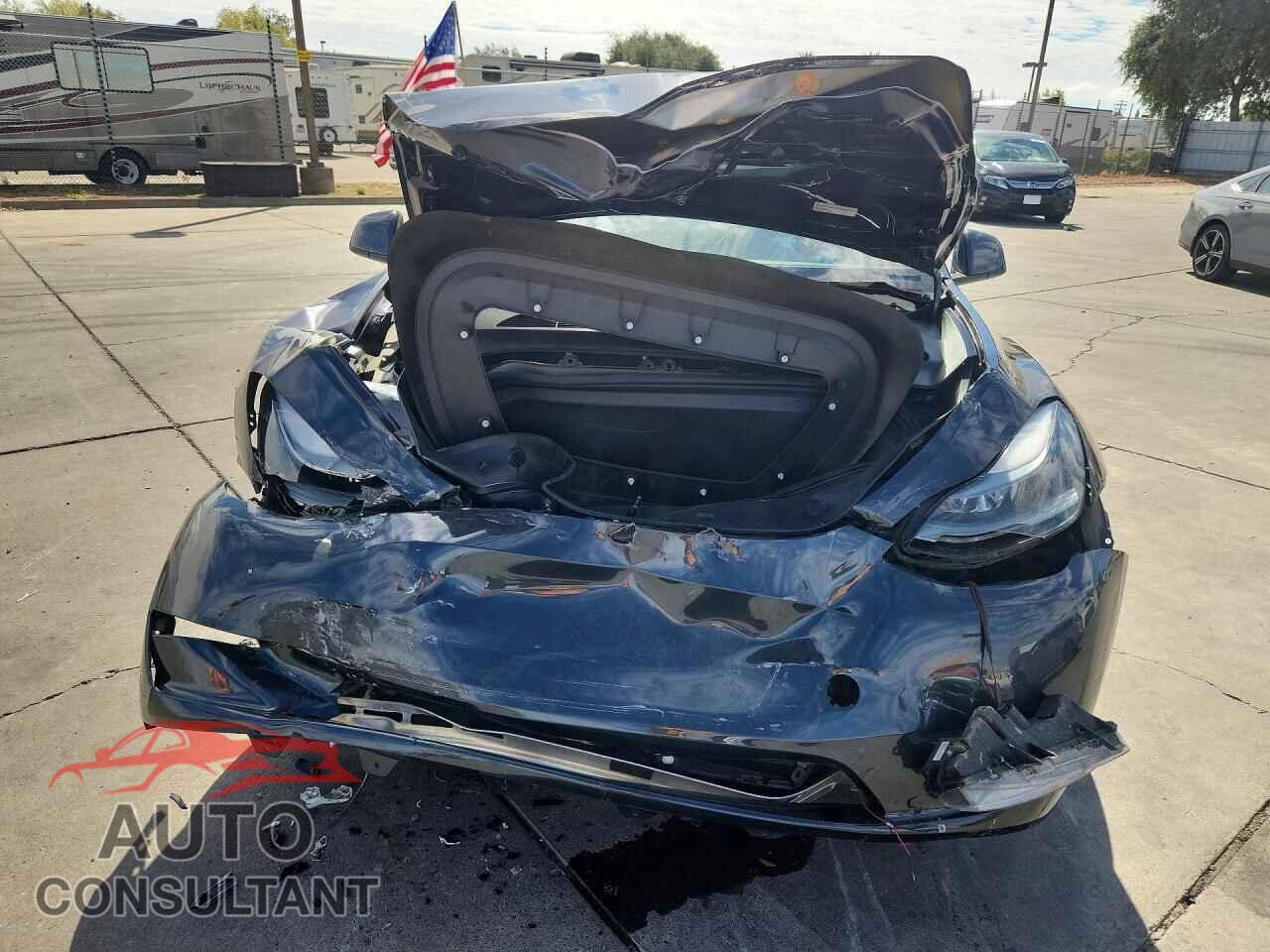 TESLA MODEL Y 2024 - 7SAYGAEEXRF010965