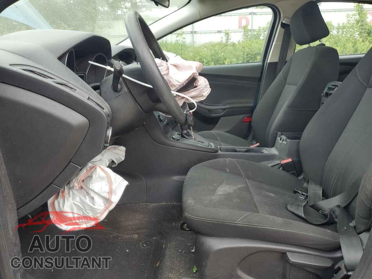 FORD FOCUS 2015 - 1FADP3K21FL287052