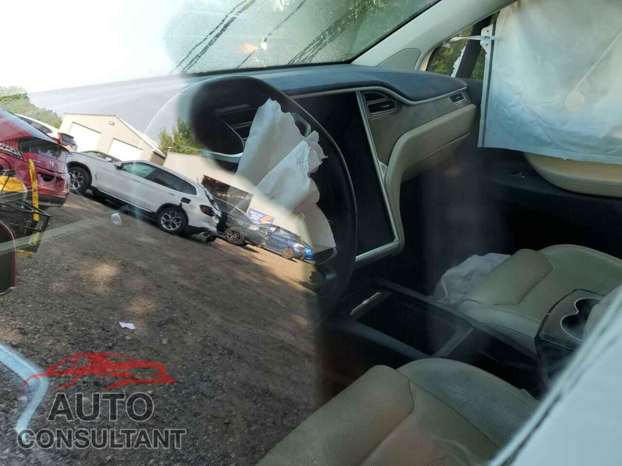 TESLA MODEL X 2016 - 5YJXCBE22GF032245