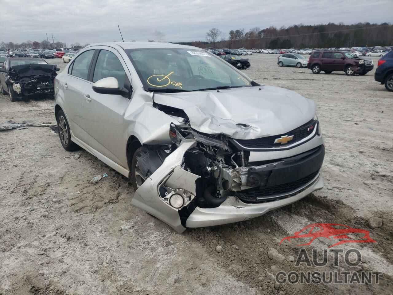 CHEVROLET SONIC 2017 - 1G1JC5SB3H4167635