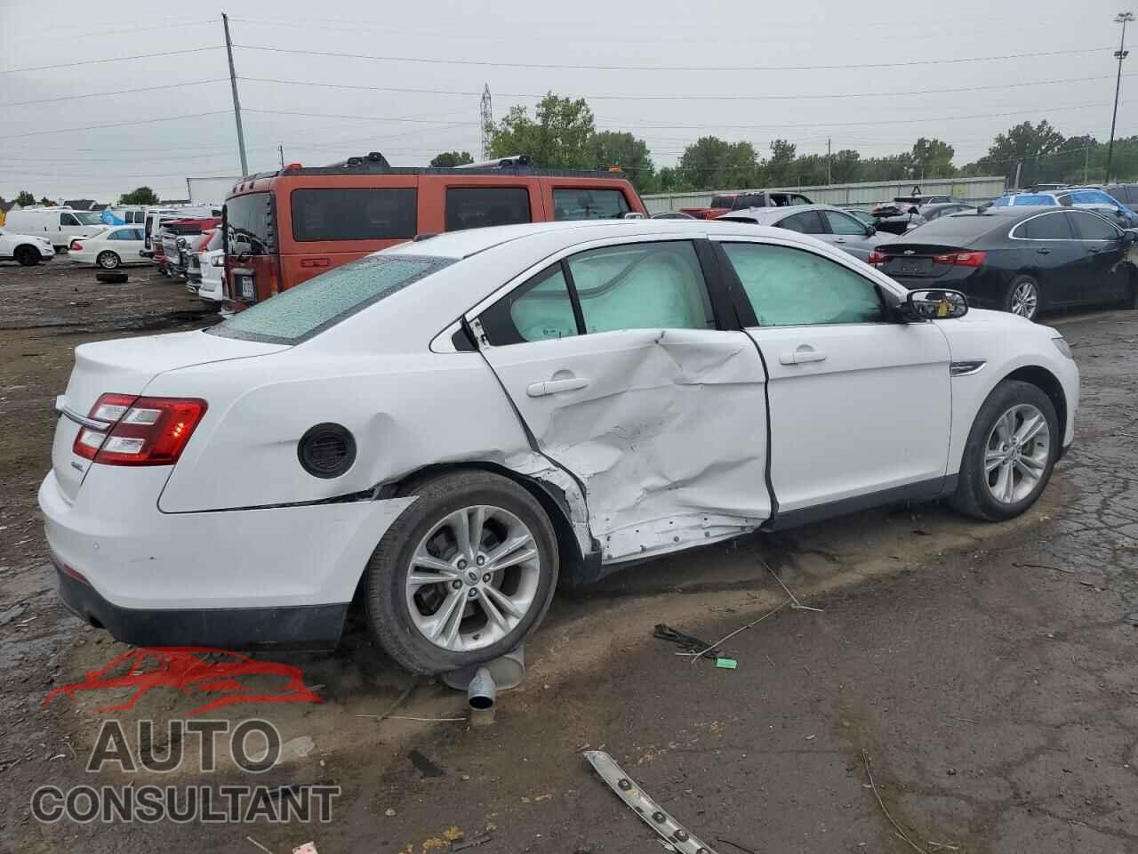 FORD TAURUS 2018 - 1FAHP2E88JG114254