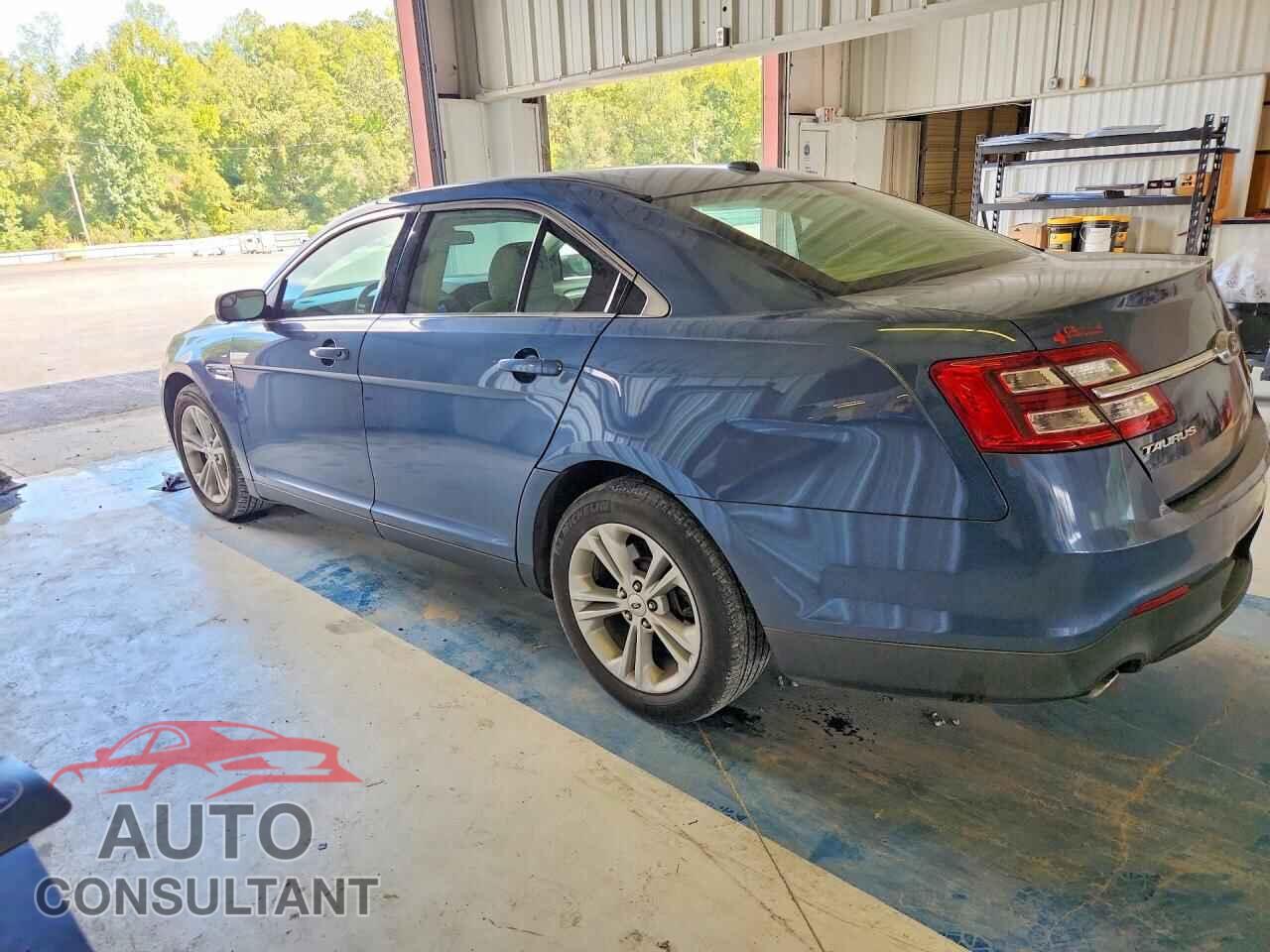 FORD TAURUS 2018 - 1FAHP2D8XJG102026