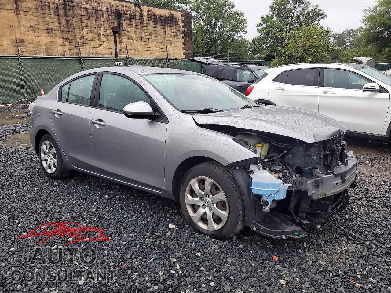 MAZDA 3 2013 - JM1BL1U86D1703723