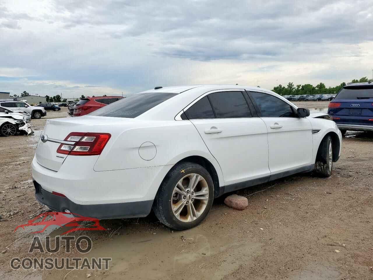 FORD TAURUS 2017 - 1FAHP2D86HG135258