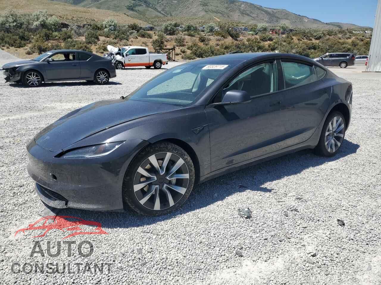TESLA MODEL 3 2024 - 5YJ3E1EA3RF768303
