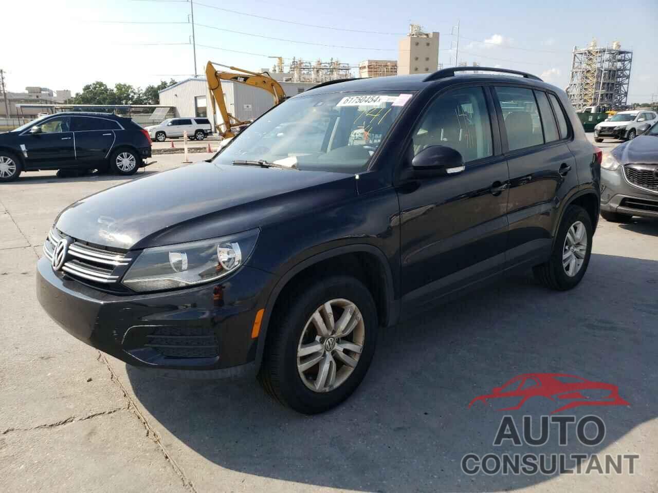 VOLKSWAGEN TIGUAN 2017 - WVGAV7AX0HK027981