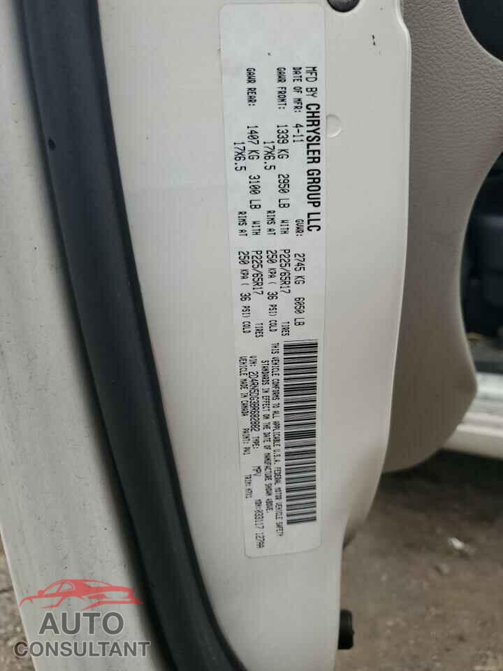 DODGE CARAVAN 2011 - 2D4RN5DG3BR682882