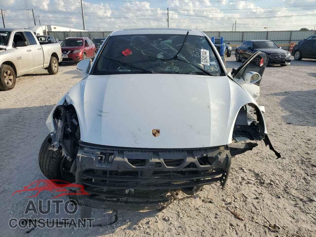 PORSCHE CAYENNE 2016 - WP1AA2A22GLA09643