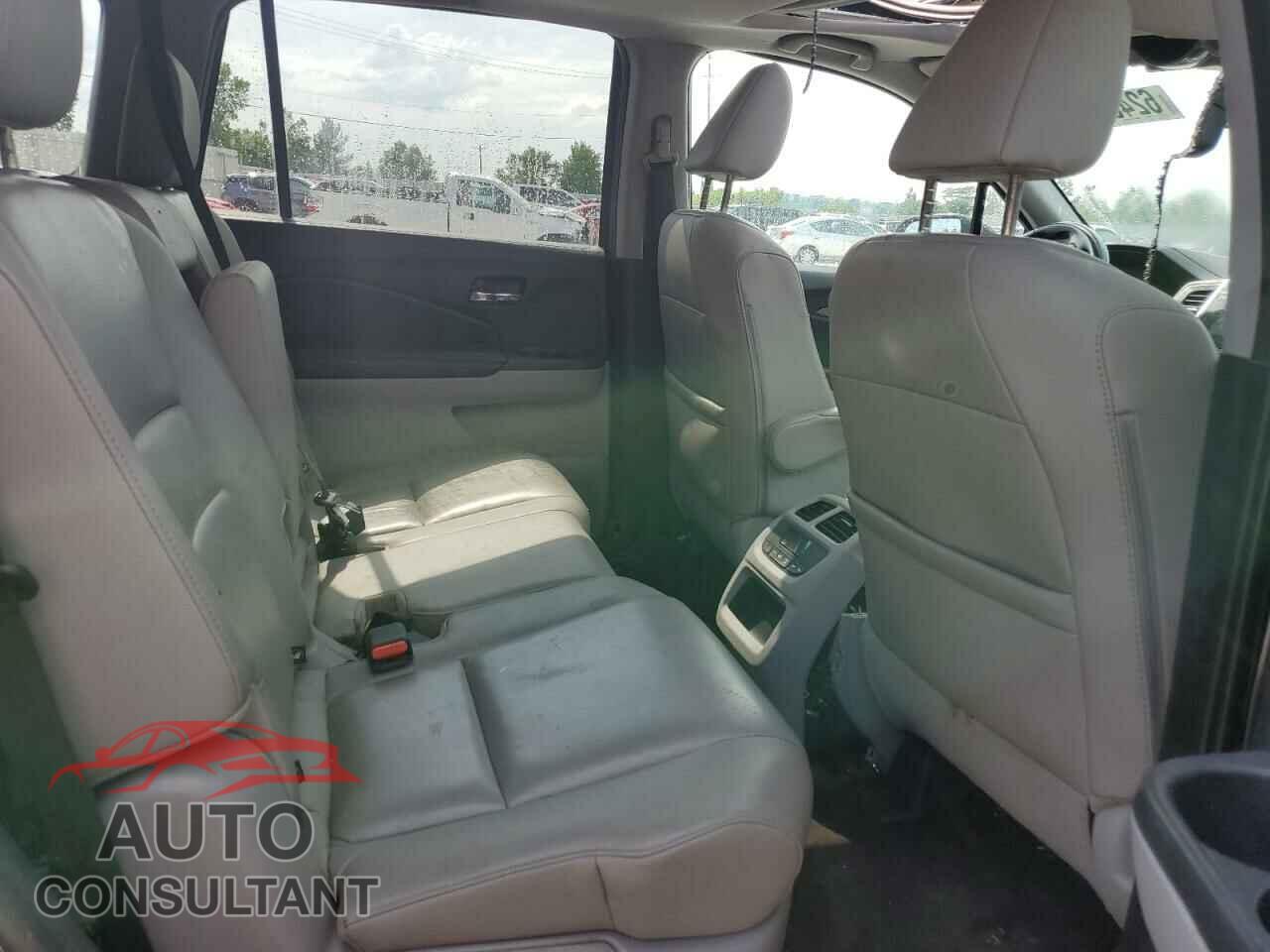 HONDA PILOT 2017 - 5FNYF6H51HB094231