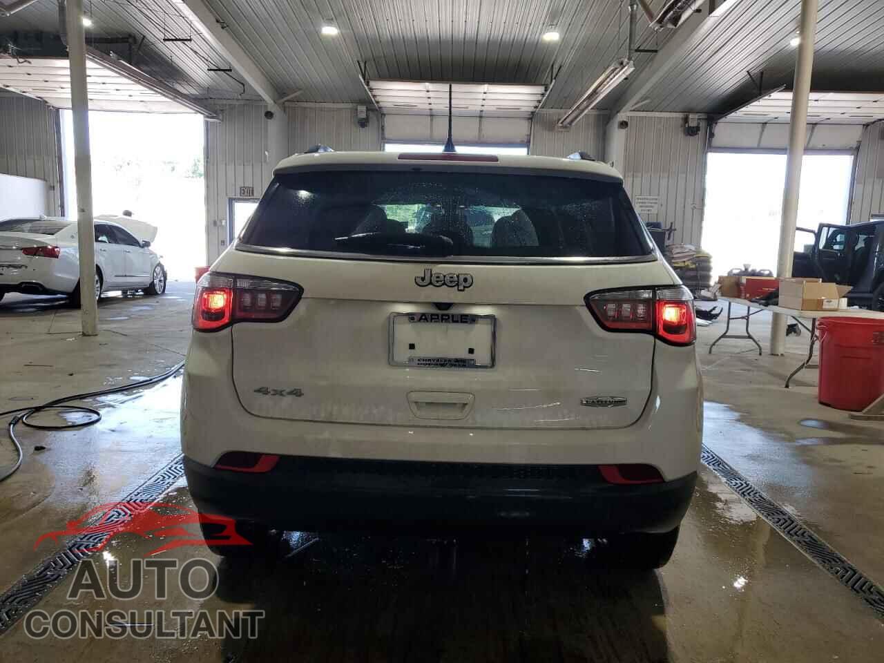 JEEP COMPASS 2020 - 3C4NJDBB4LT240040