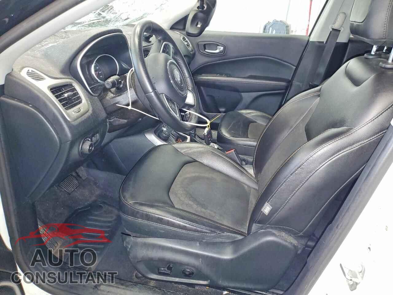 JEEP COMPASS 2018 - 3C4NJDBB4JT241153