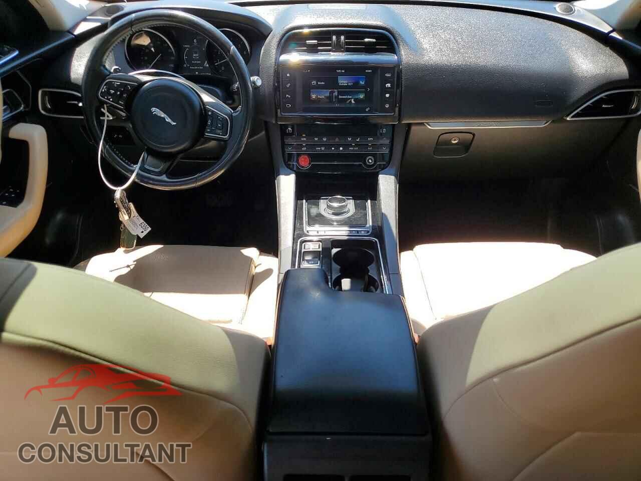 JAGUAR F-PACE 2018 - SADCJ2FX6JA294367