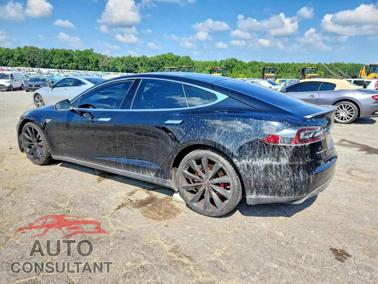TESLA MODEL S 2015 - 5YJSA1H47FF083200