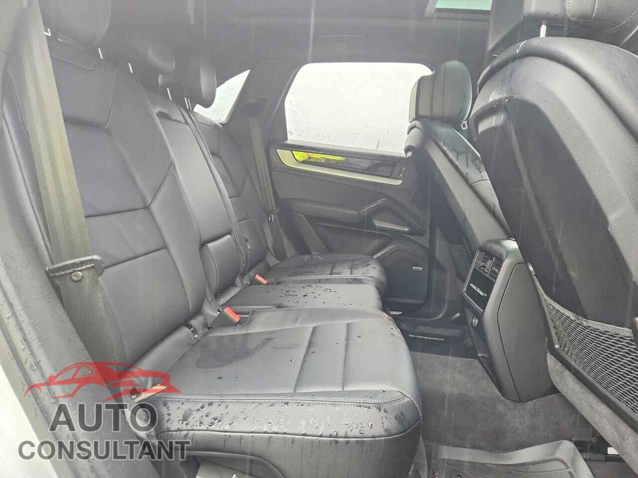 PORSCHE CAYENNE 2024 - WP1AA2AY4RDA01545