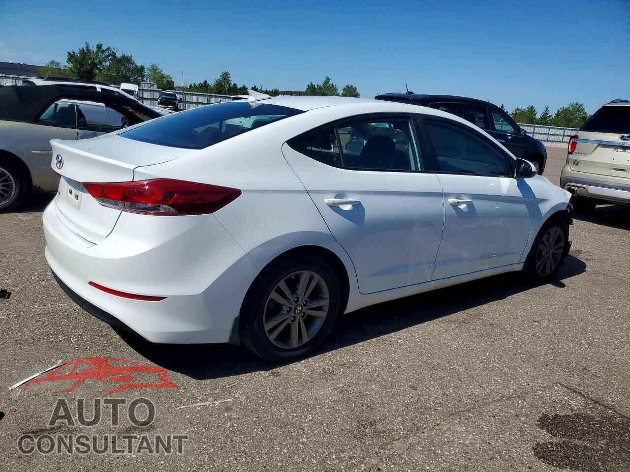 HYUNDAI ELANTRA 2018 - 5NPD84LF0JH347320