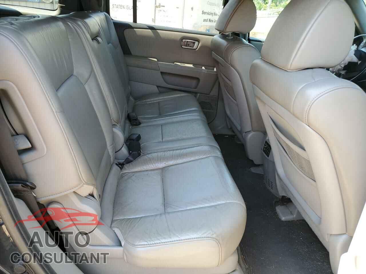 HONDA PILOT 2011 - 5FNYF4H66BB083360