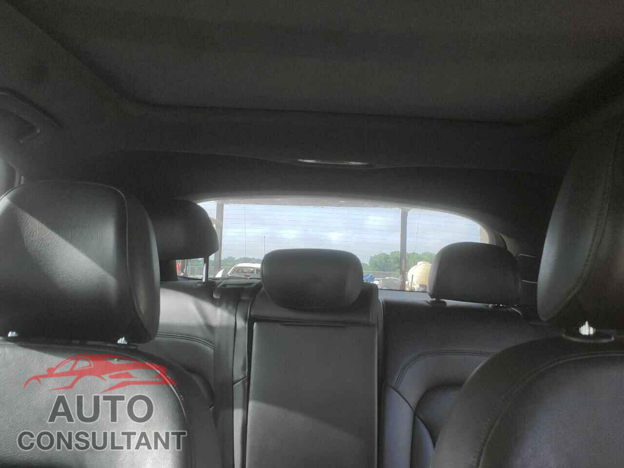 AUDI Q3 2016 - WA1BFCFS7GR019047