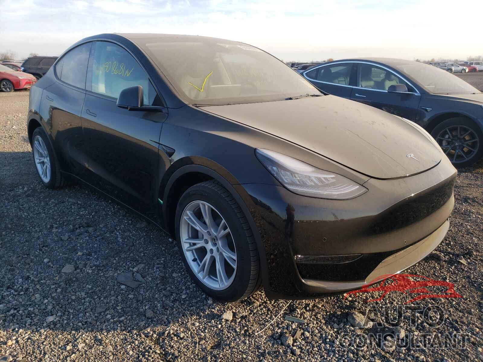 TESLA MODEL Y 2021 - 5YJYGDEE5MF260122