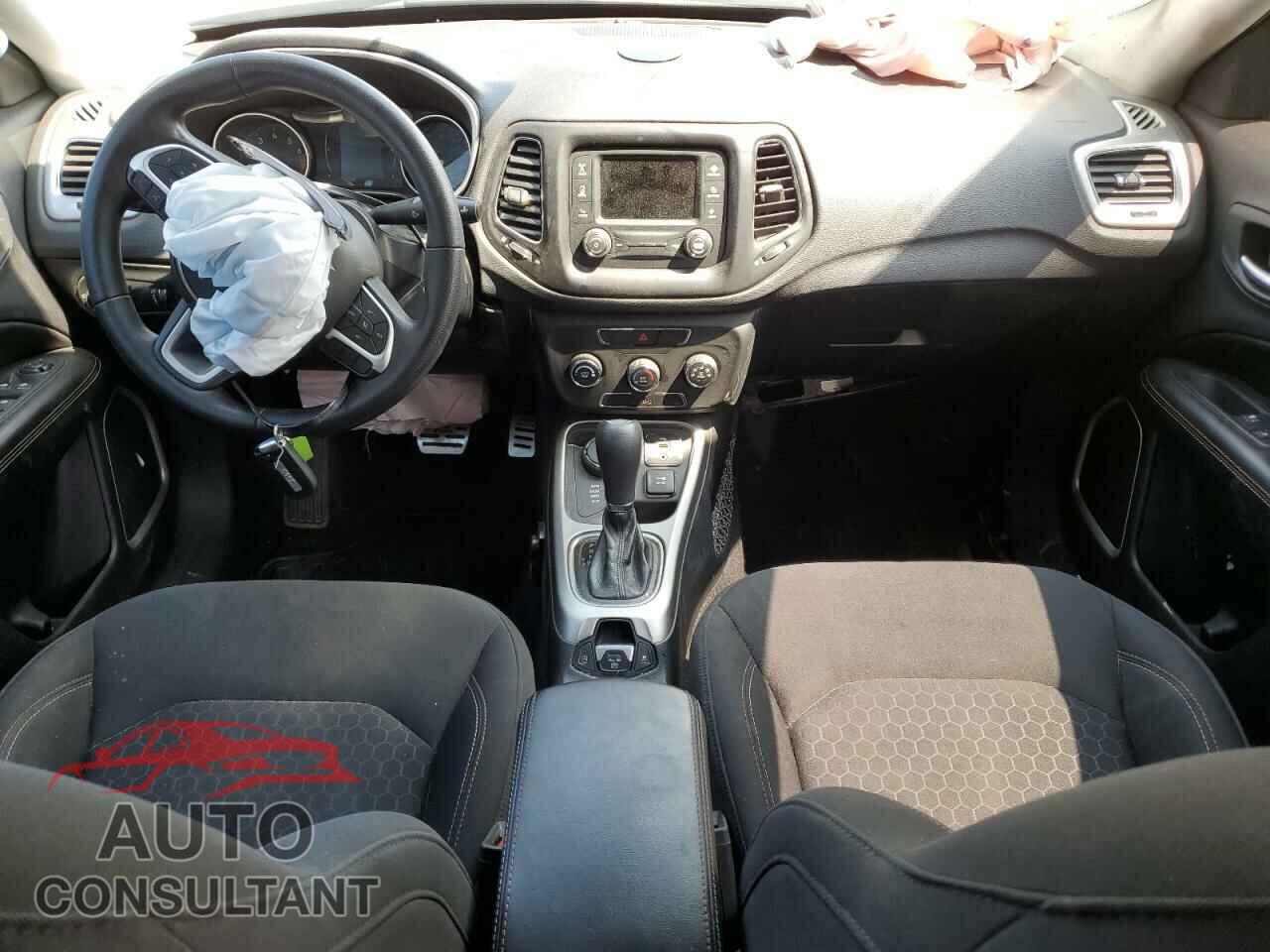 JEEP COMPASS 2018 - 3C4NJDAB3JT143622
