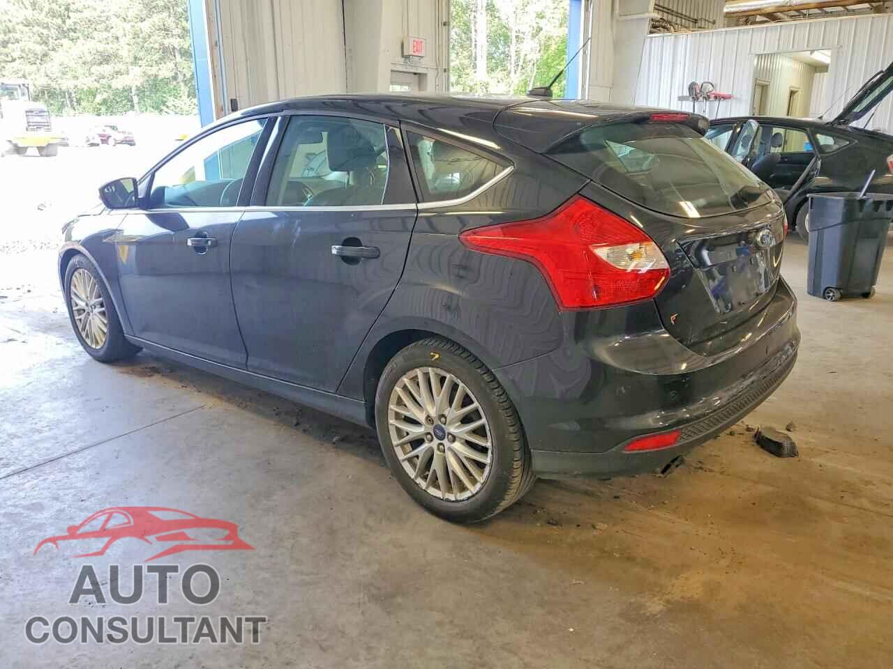 FORD FOCUS 2012 - 1FAHP3M22CL288365