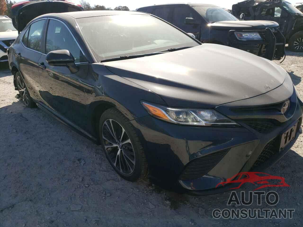TOYOTA CAMRY 2018 - 4T1B11HK2JU607802
