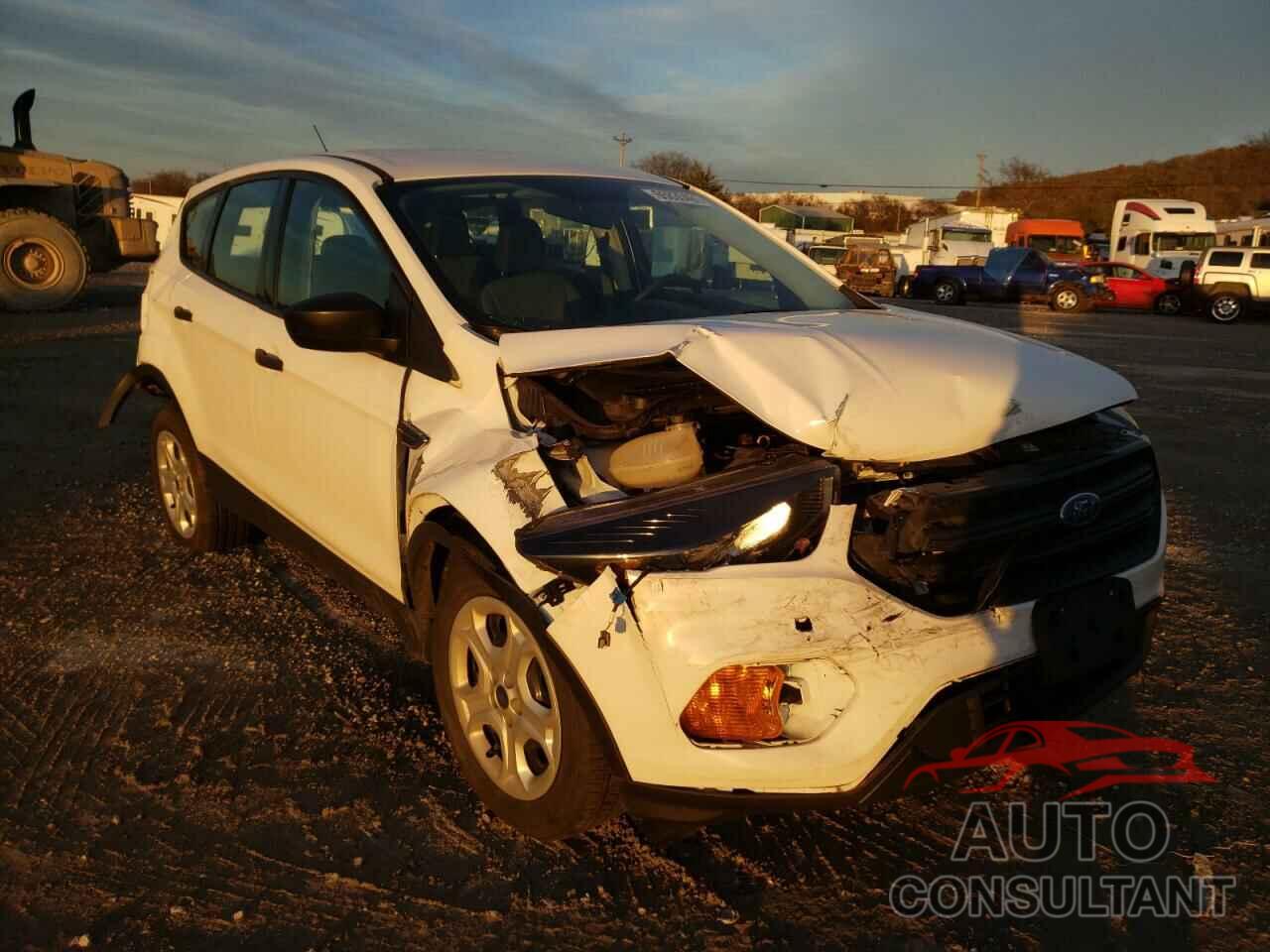 FORD ESCAPE 2018 - 1FMCU0F78JUB67640