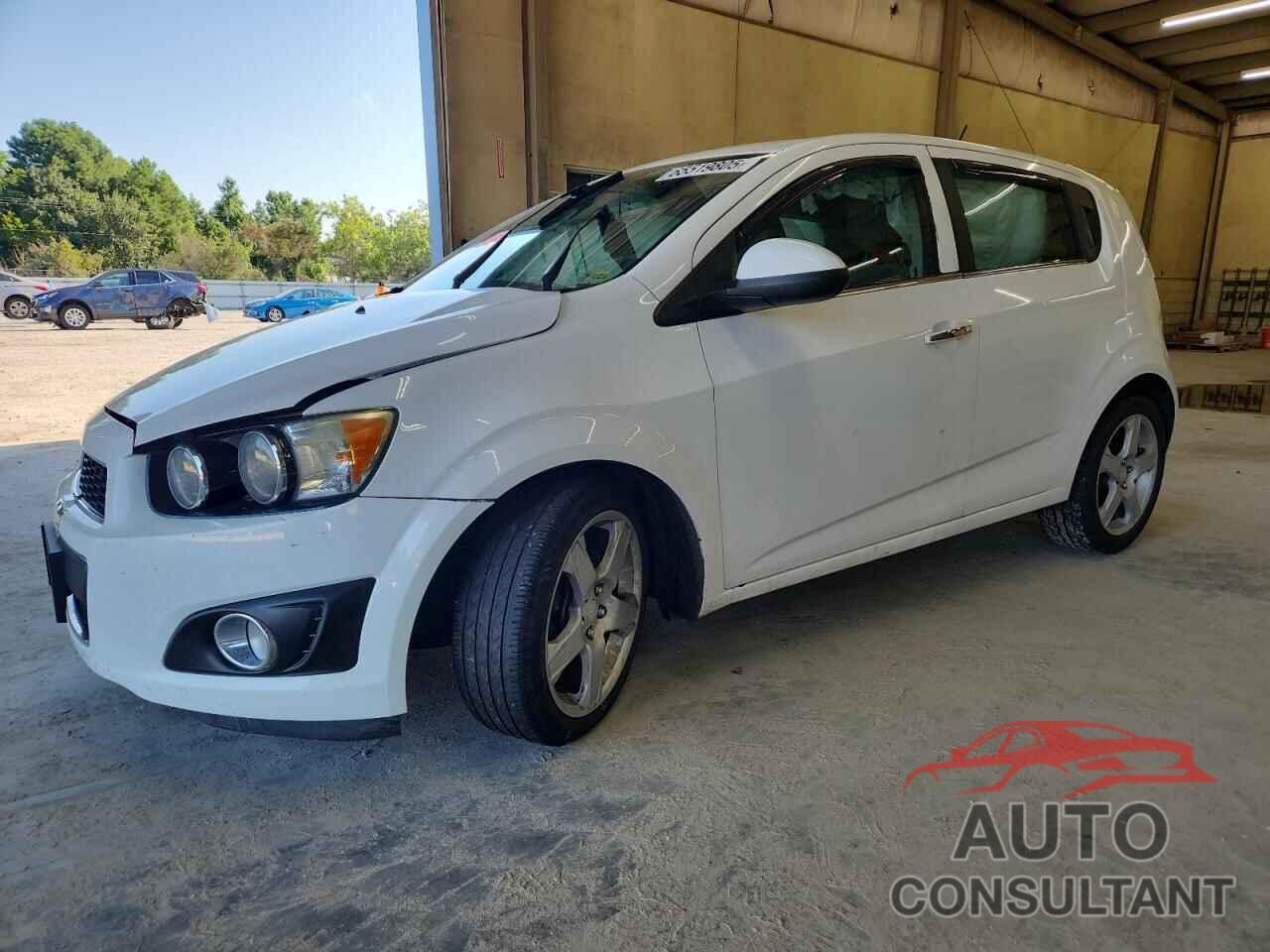 CHEVROLET SONIC 2015 - 1G1JE6SB3F4103222