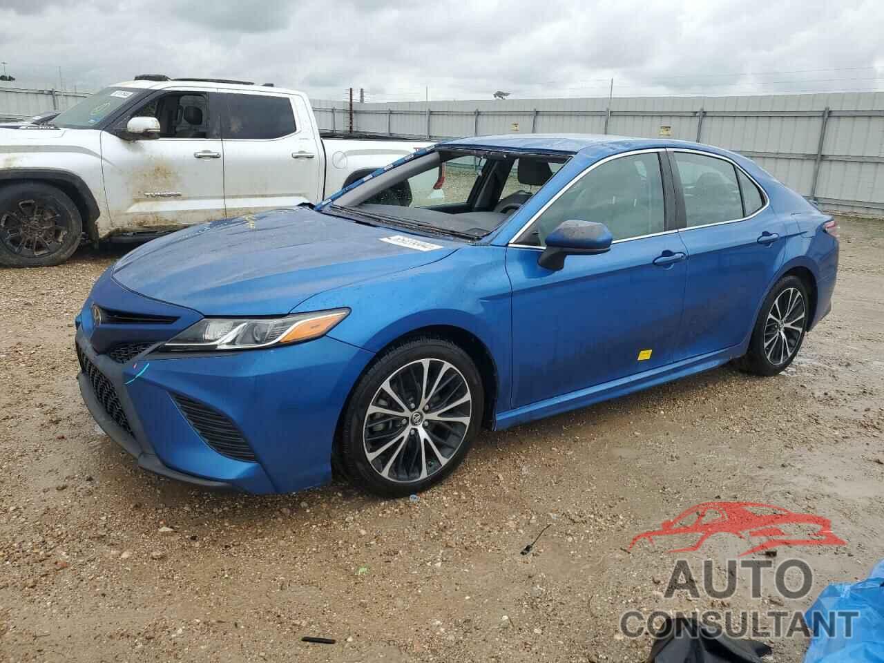 TOYOTA CAMRY 2018 - 4T1B11HKXJU031540