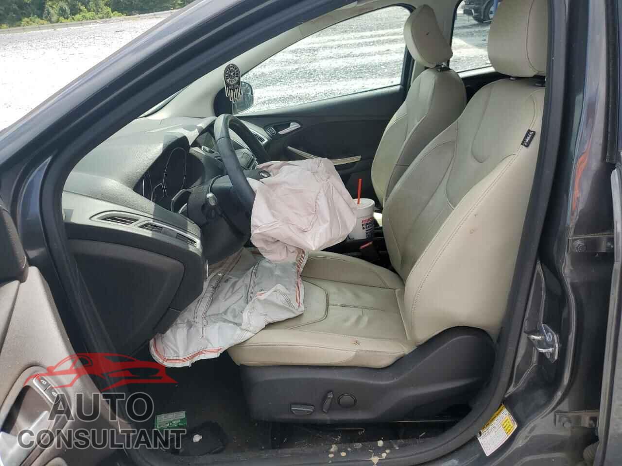 FORD FOCUS 2017 - 1FADP3J26HL279162