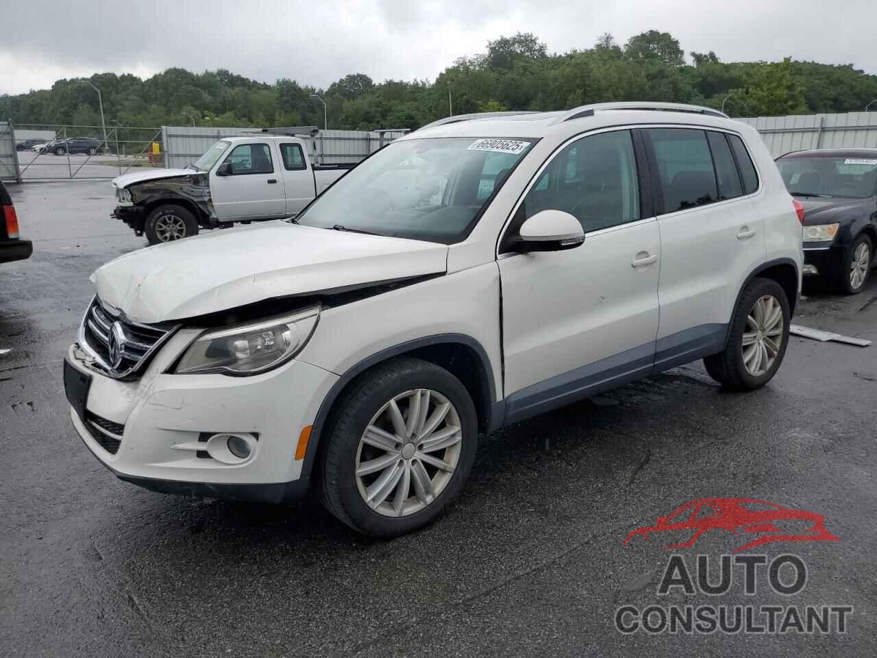 VOLKSWAGEN TIGUAN 2011 - WVGBV7AX5BW543838