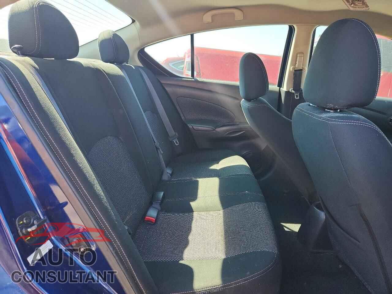 NISSAN VERSA 2018 - 3N1CN7AP1JL800431