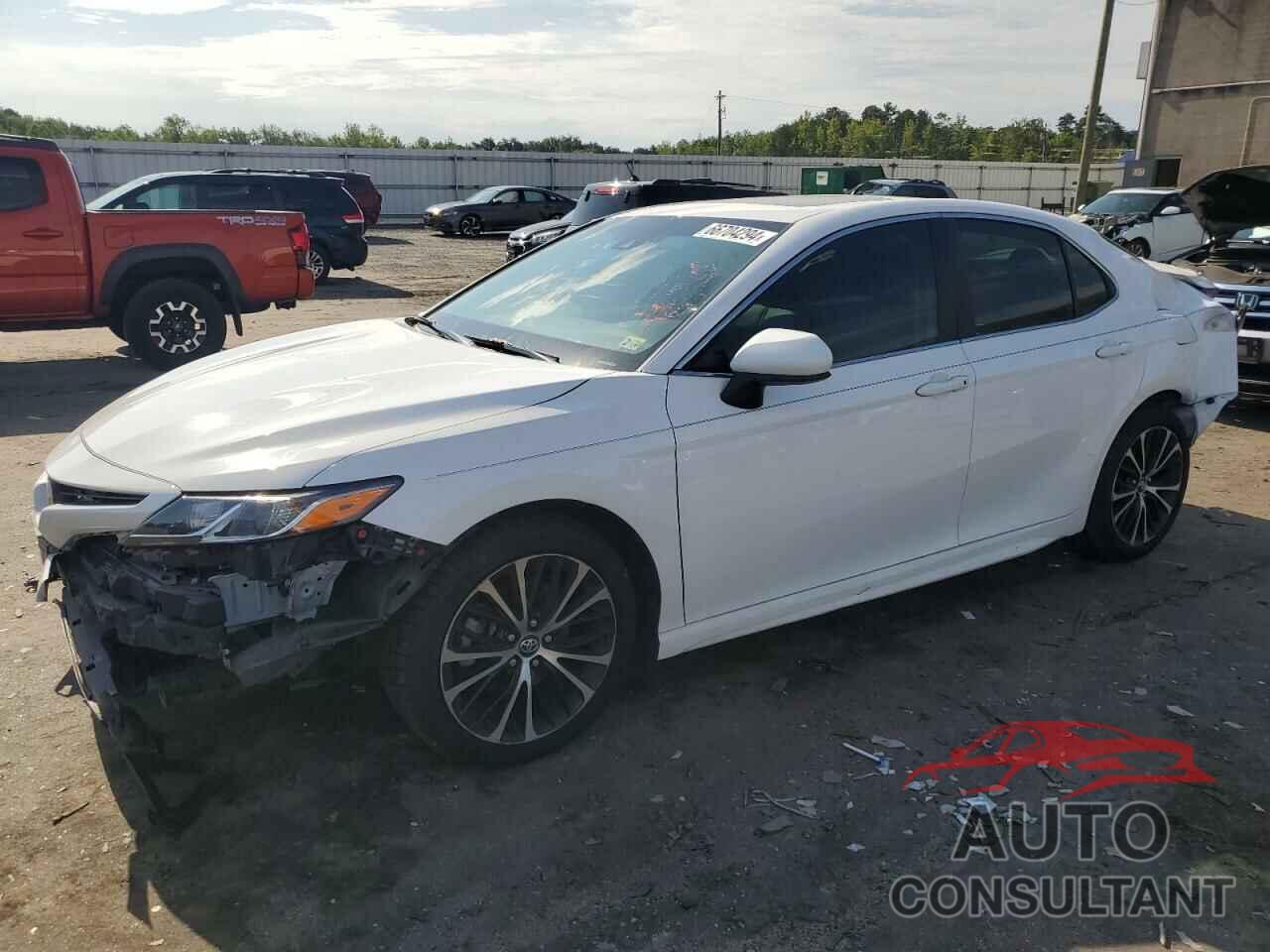 TOYOTA CAMRY 2018 - 4T1B11HK2JU524080