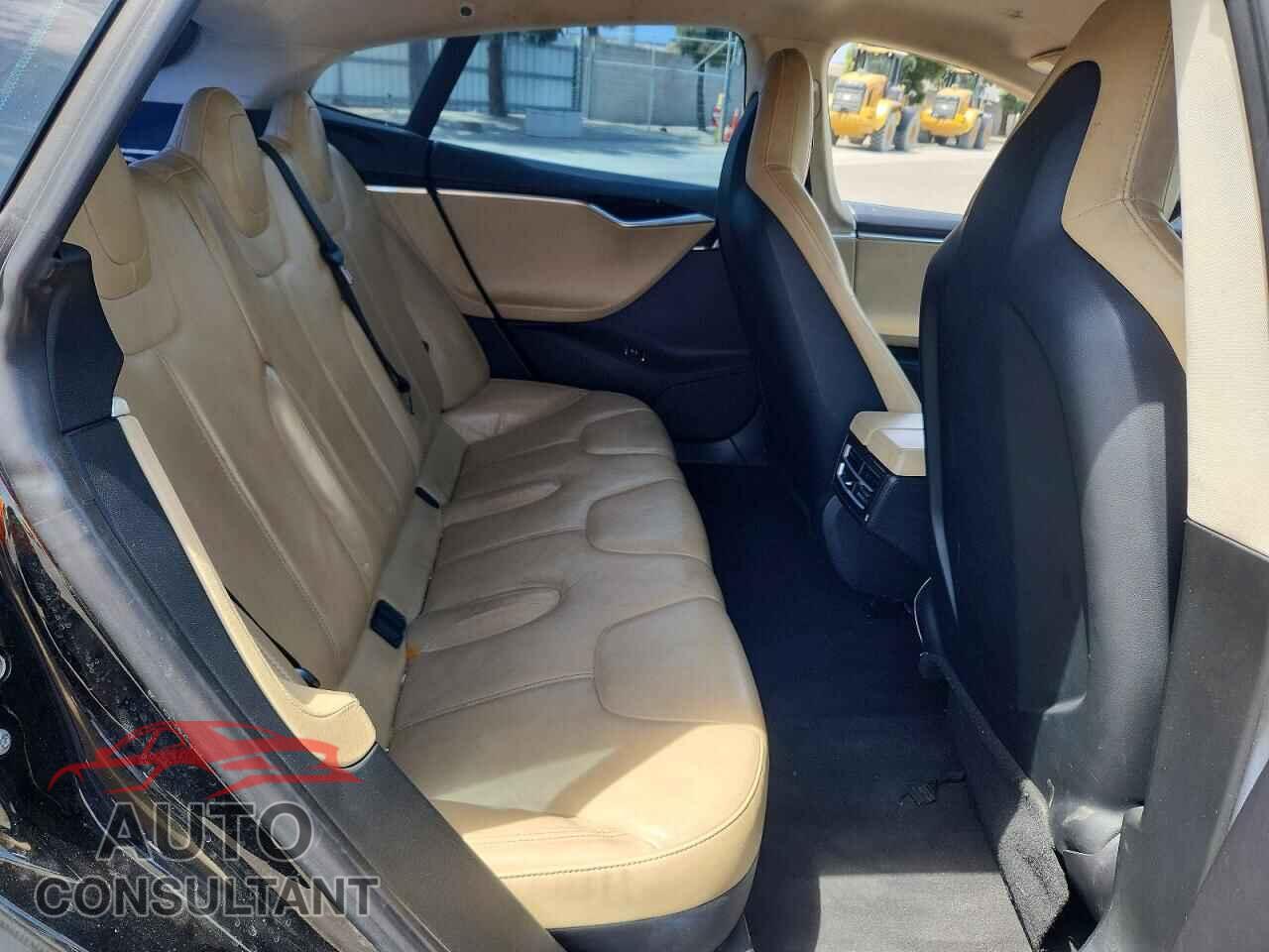 TESLA MODEL S 2013 - 5YJSA1CG7DFP22514