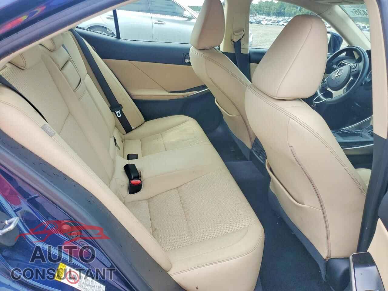 LEXUS IS 2014 - JTHBF1D24E5043127