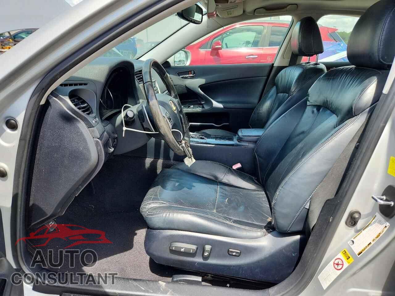 LEXUS IS 2011 - JTHBF5C20B5145495