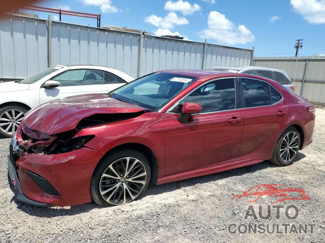 TOYOTA CAMRY 2018 - 4T1B11HK2JU637785