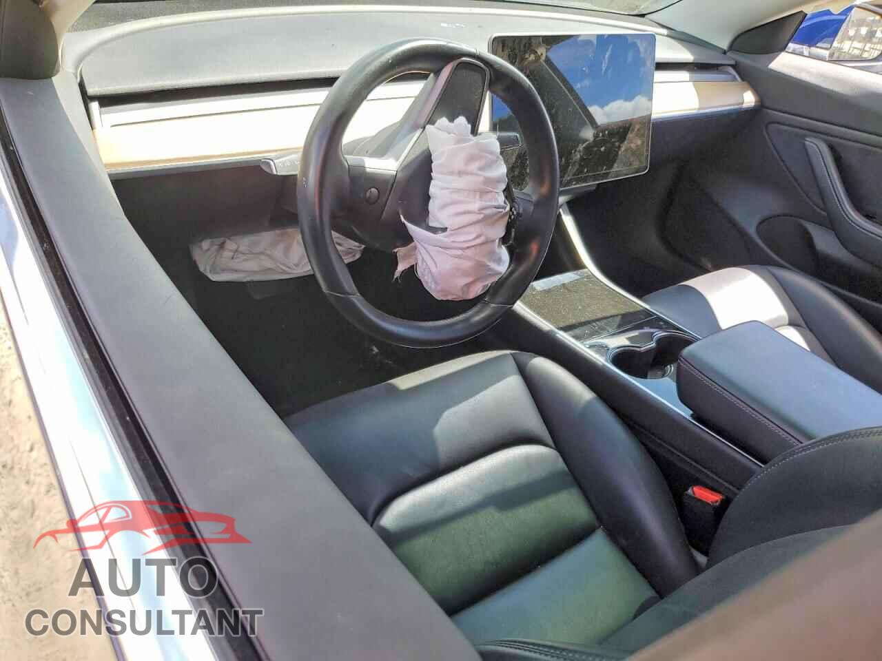 TESLA MODEL 3 2018 - 5YJ3E1EA7JF160952