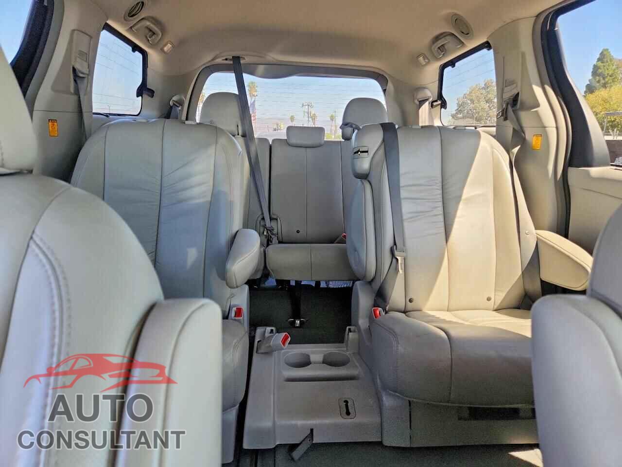 TOYOTA SIENNA 2012 - 5TDYK3DC4CS212744