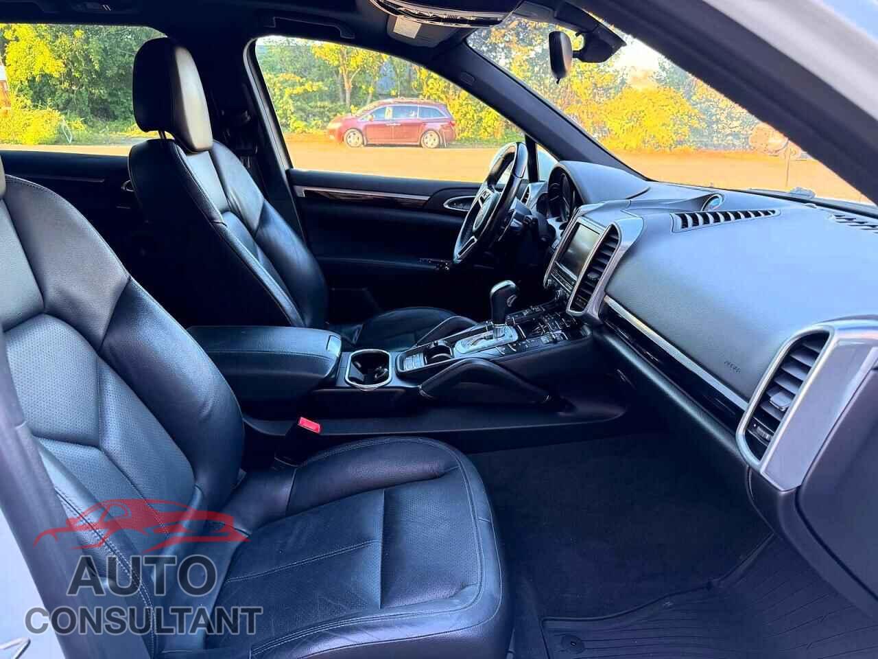 PORSCHE CAYENNE 2015 - WP1AF2A28FLA38063