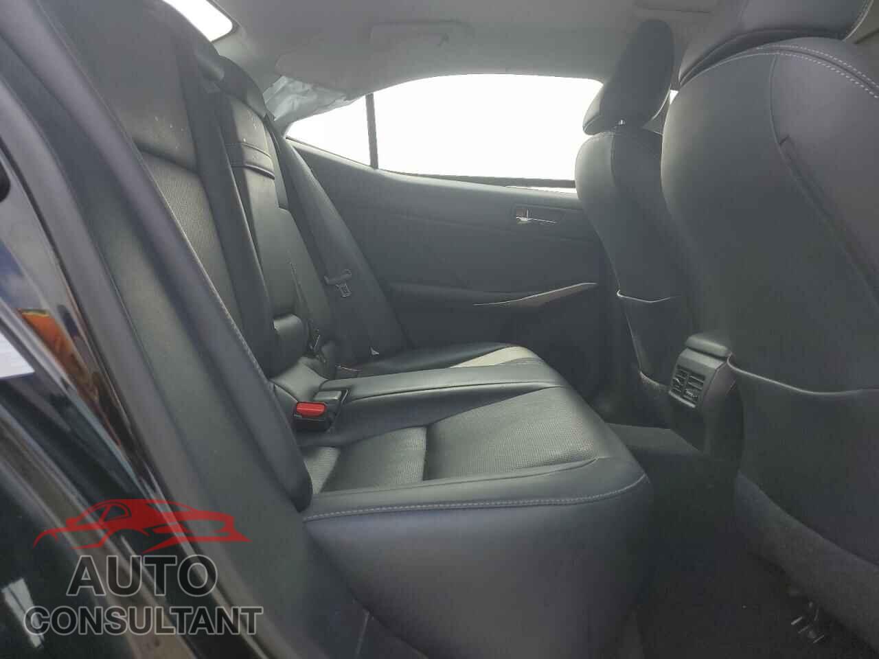 LEXUS IS 2015 - JTHCF1D20F5021714