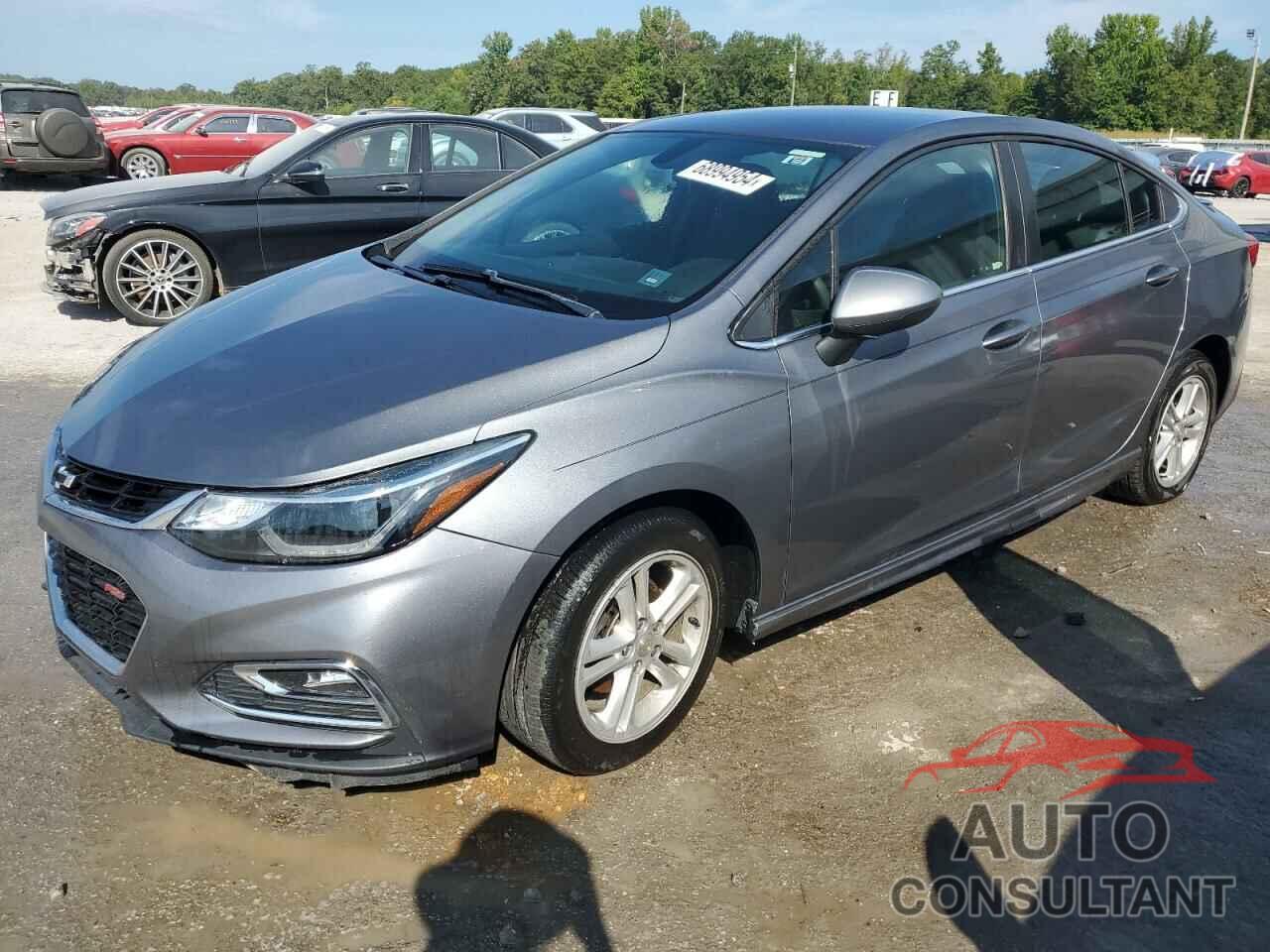 CHEVROLET CRUZE 2018 - 1G1BE5SM5J7131580