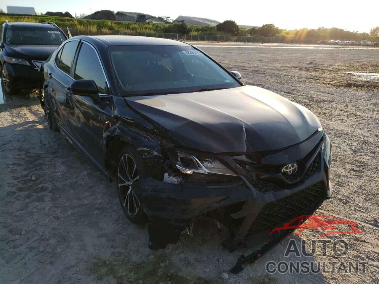 TOYOTA CAMRY 2018 - JTNB11HK4J3012116