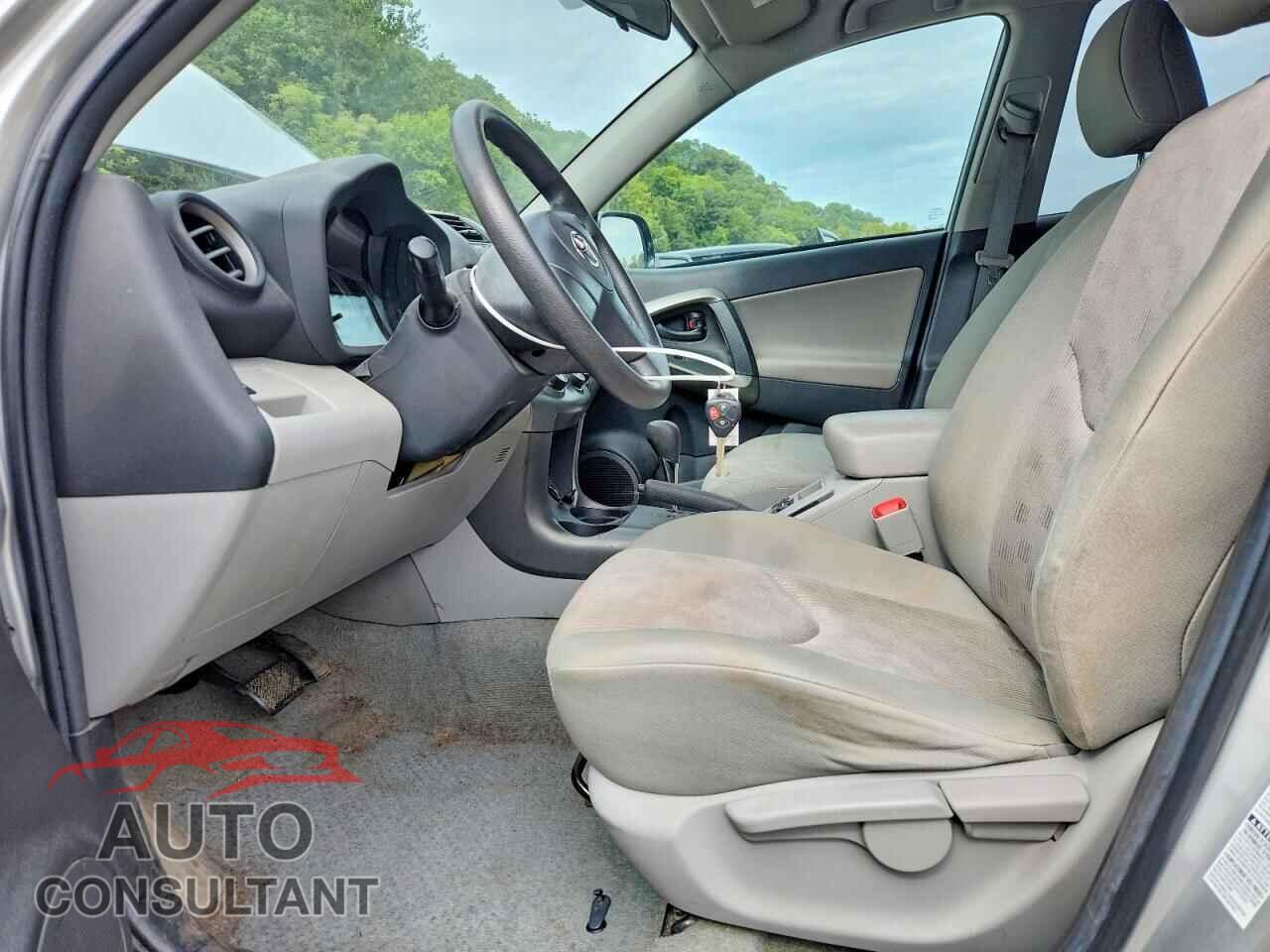 TOYOTA RAV4 2011 - 2T3BF4DV1BW090522